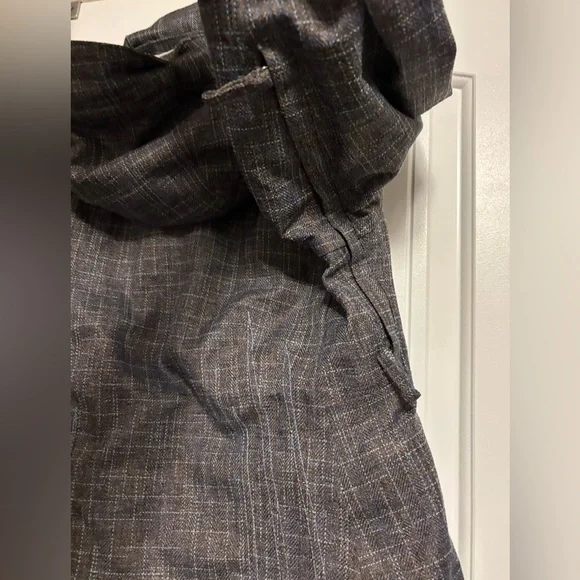 686 Women’s Snowboard Jacket – XS – Excellent Condition - Picture 6 of 17